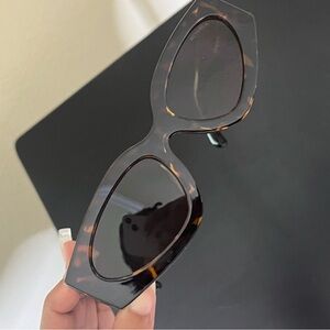 Chic Tortoise Shell Sunglasses